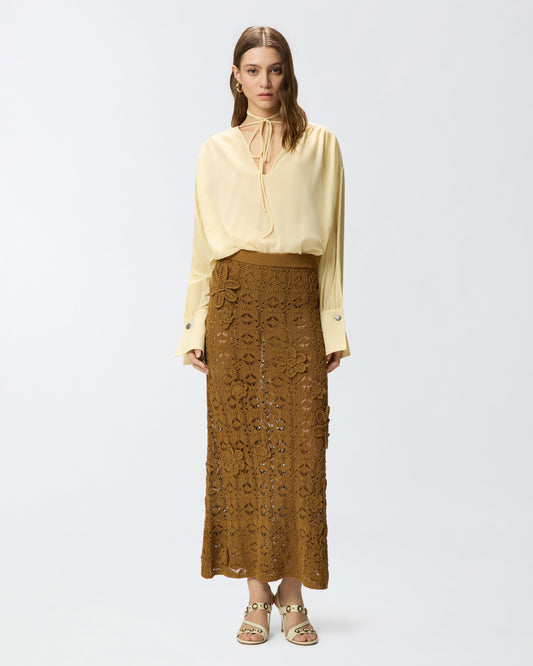 V-neck blouse with gathering