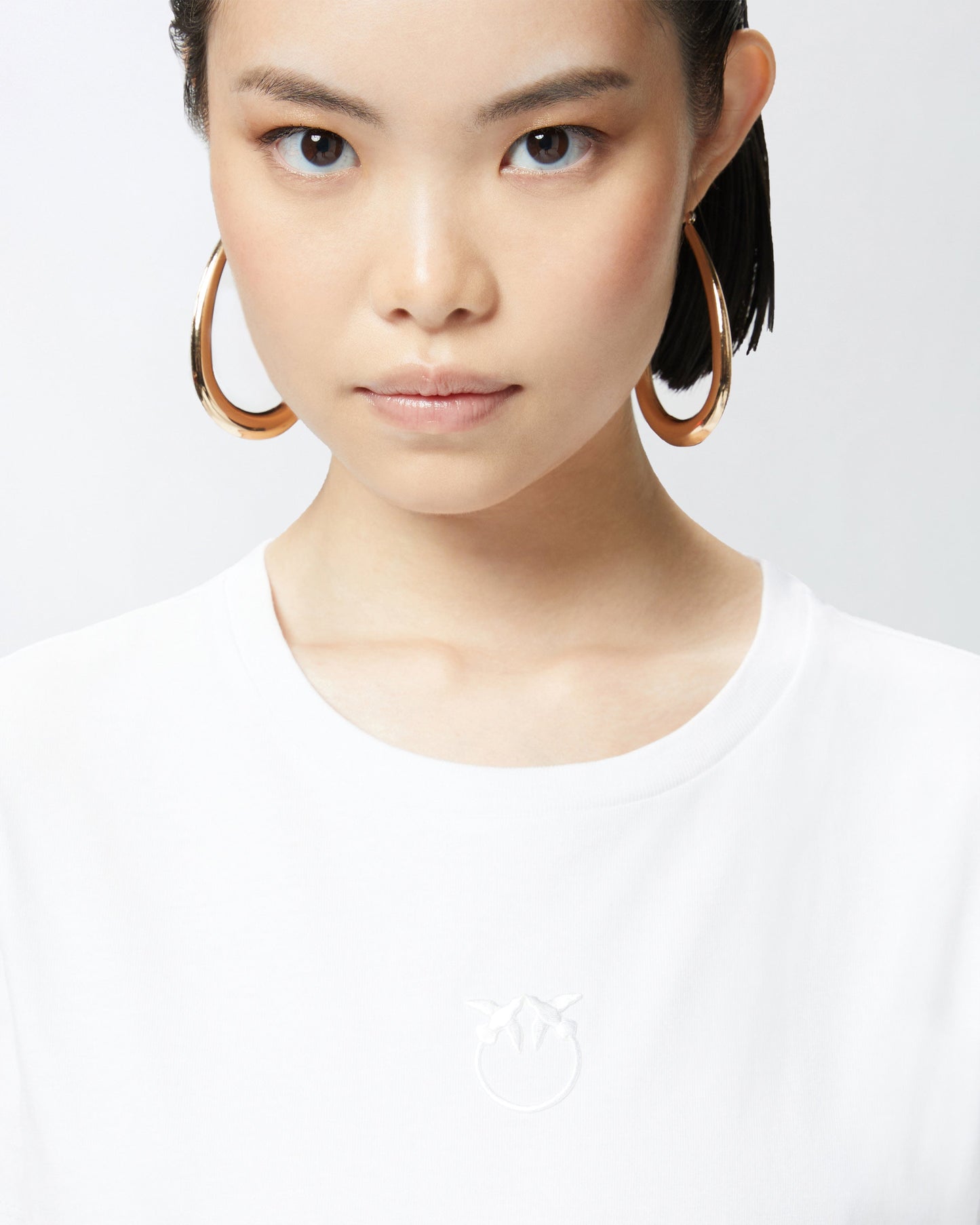 Short-sleeved T-shirt with embroidered logo