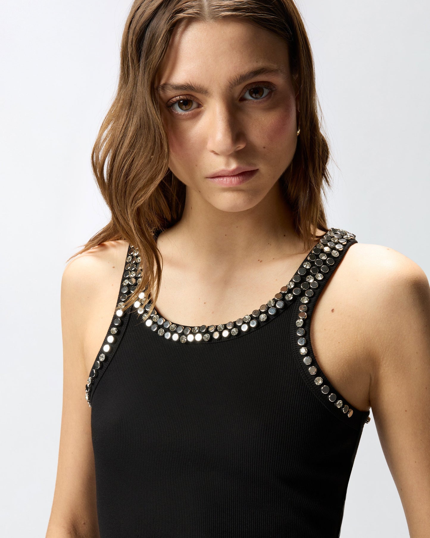 Ribbed top with bejewelled embellishment