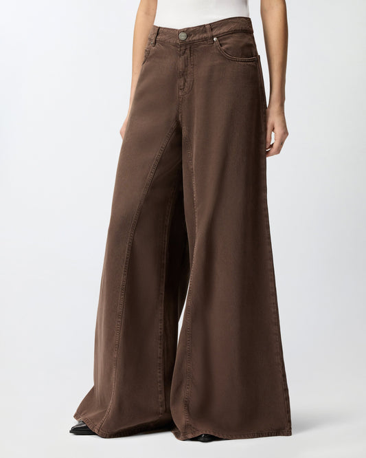 Super-wide-leg jeans