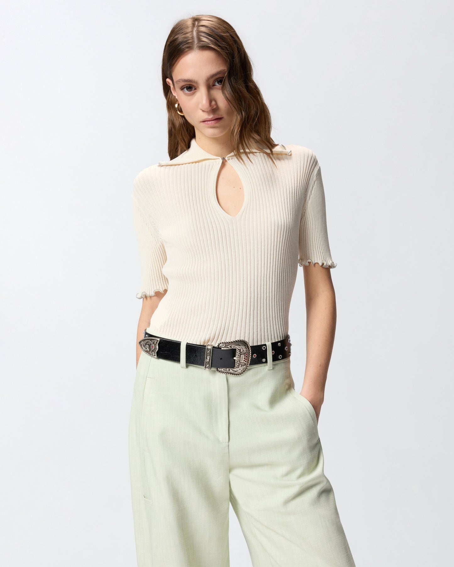 Ribbed sweater with jewel edges