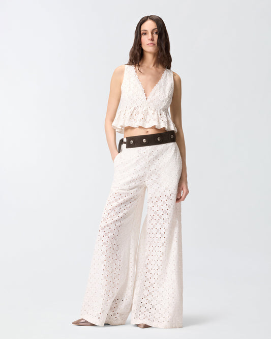 Crop top with ruffle and openwork pattern