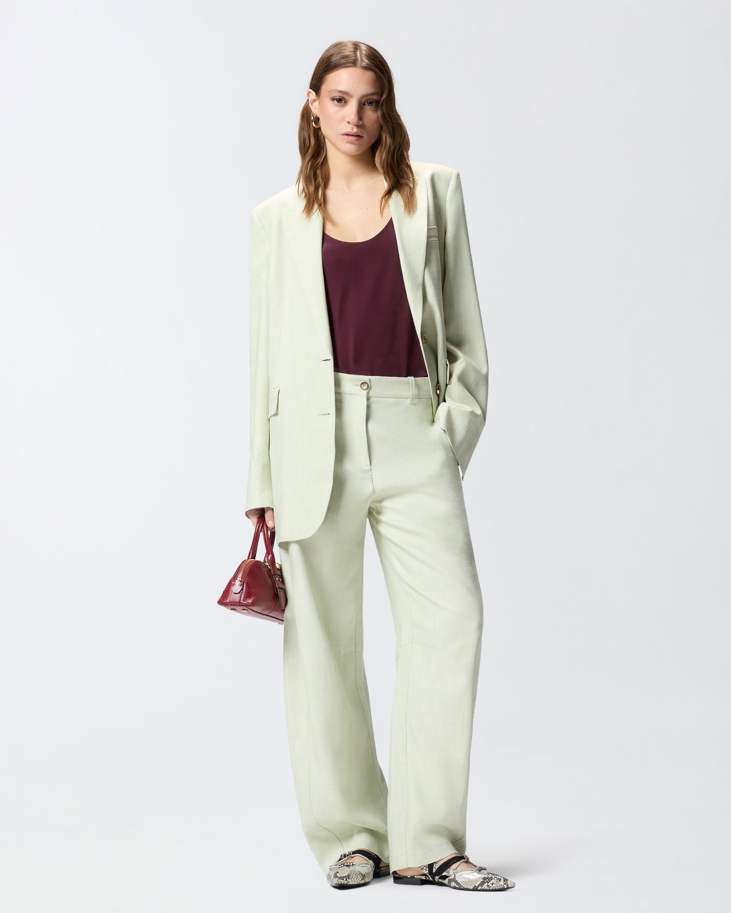 Trousers with belt