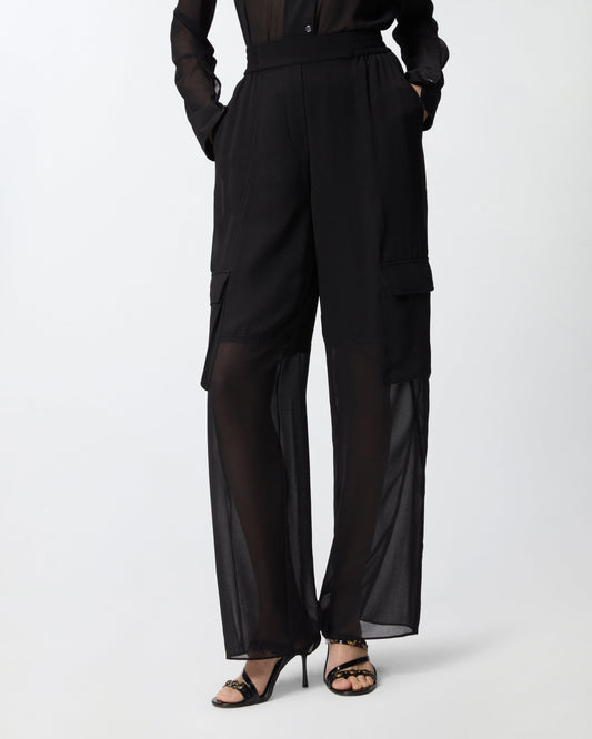 Lightweight trousers with cargo pockets