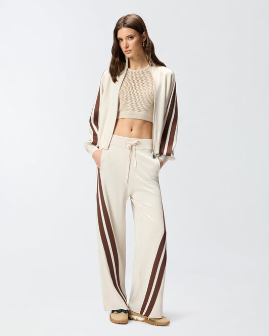 Sleeveless crop top with bands on the back