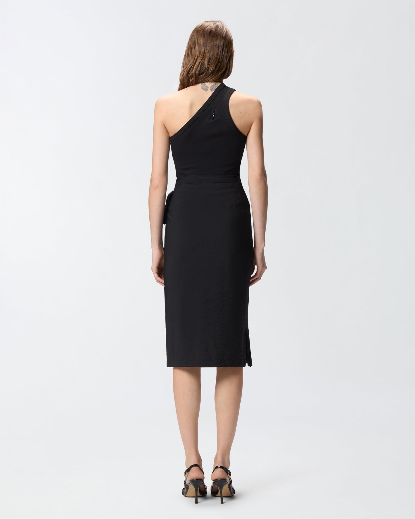 Rib-knit tank top with V-neck and logo