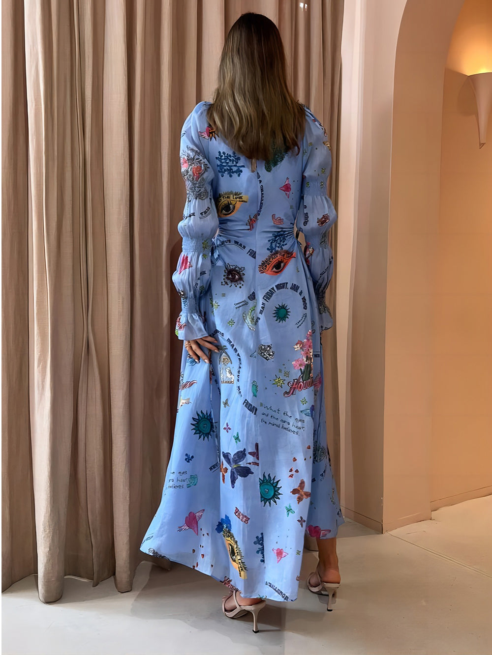 Short midi dress with cut-out and graffiti lantern print