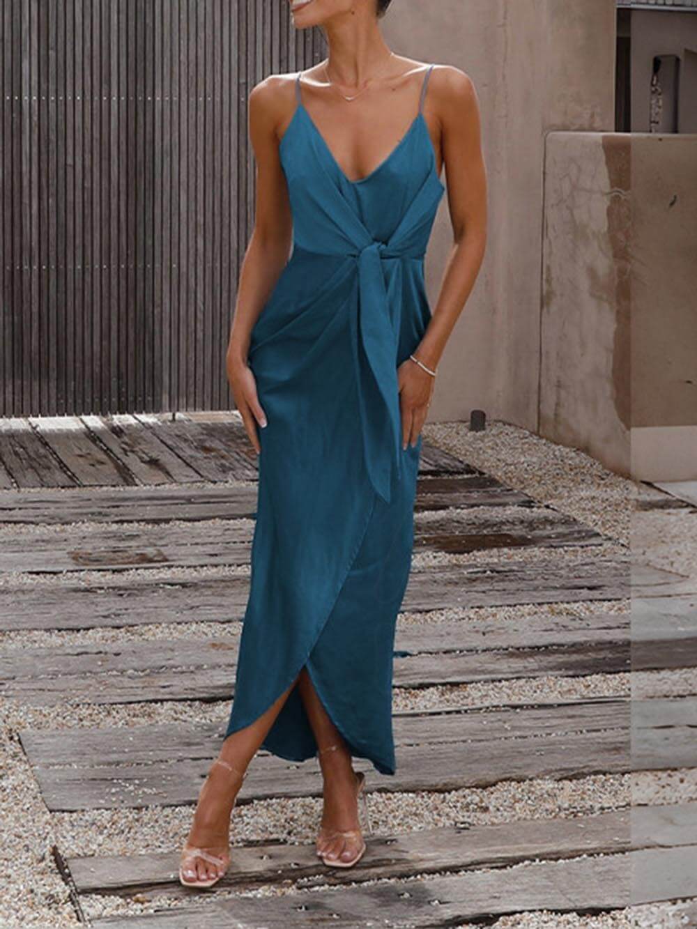 Stylish, unique French Halter-Neck Midi Dresses with Straps