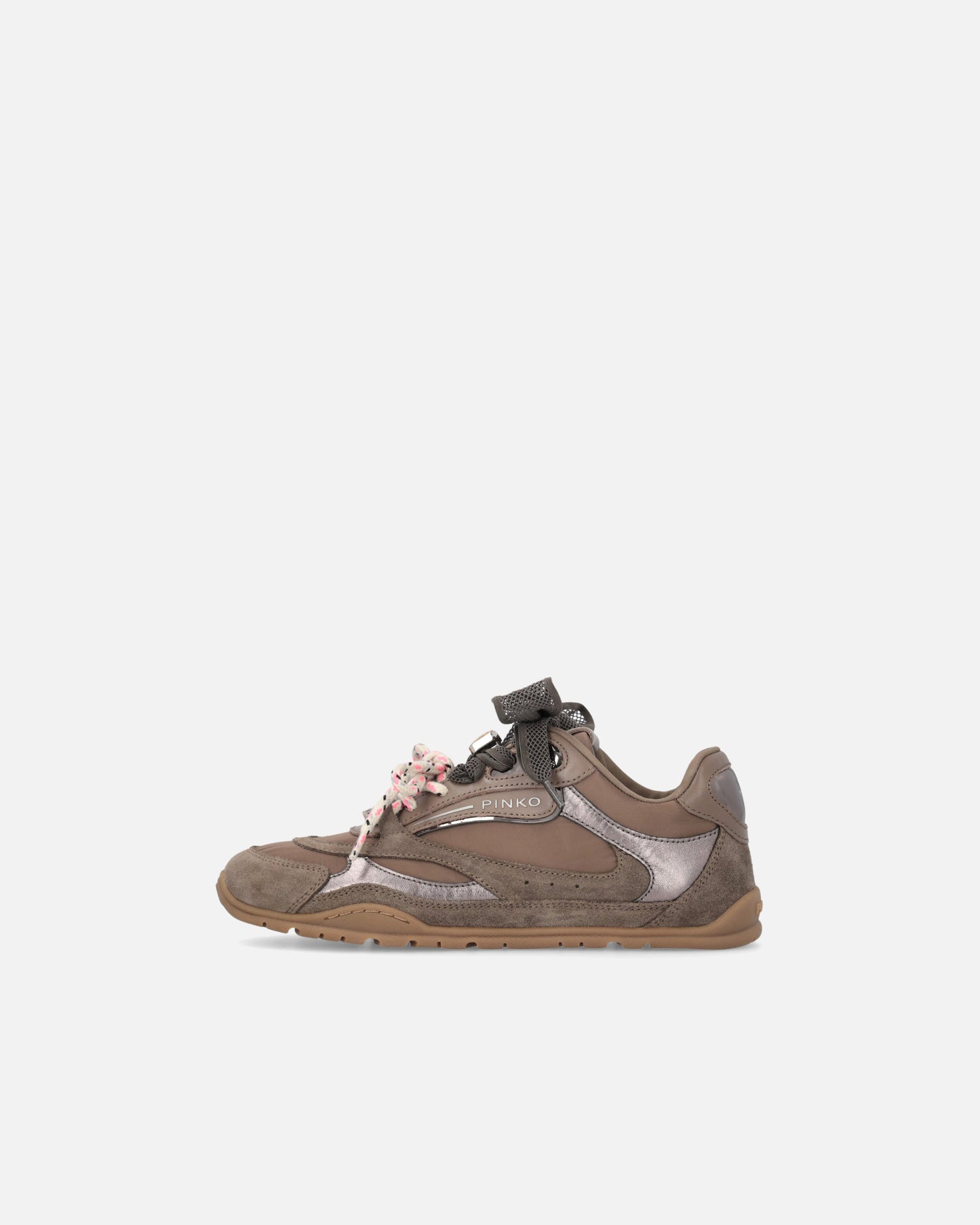 Sneakers with double laces and logo details